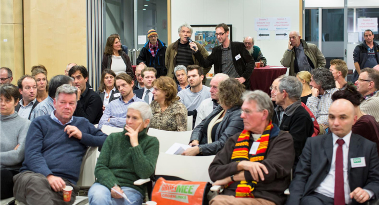 Inwoners van Amsterdam-Oost praten in 2013 met bestuur en deelraad van het stadsdeel over erfpacht