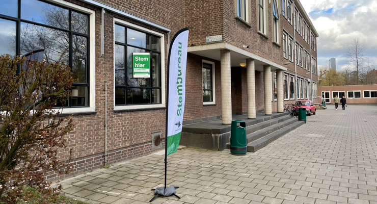 Rotterdams stembureau in 2020